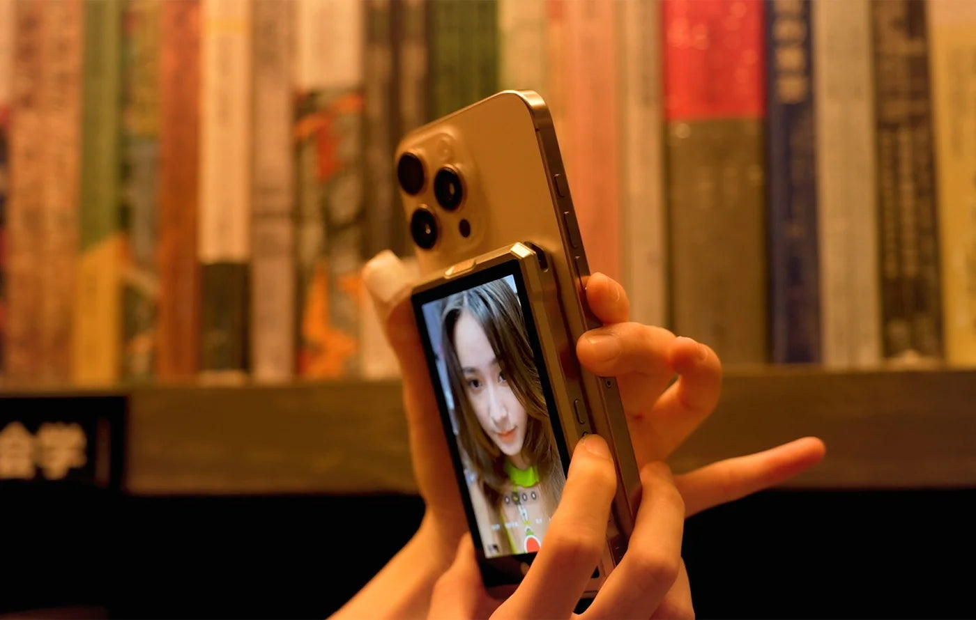 SelfieView – Rear Camera Mirror for Perfect Photos & Live Streaming